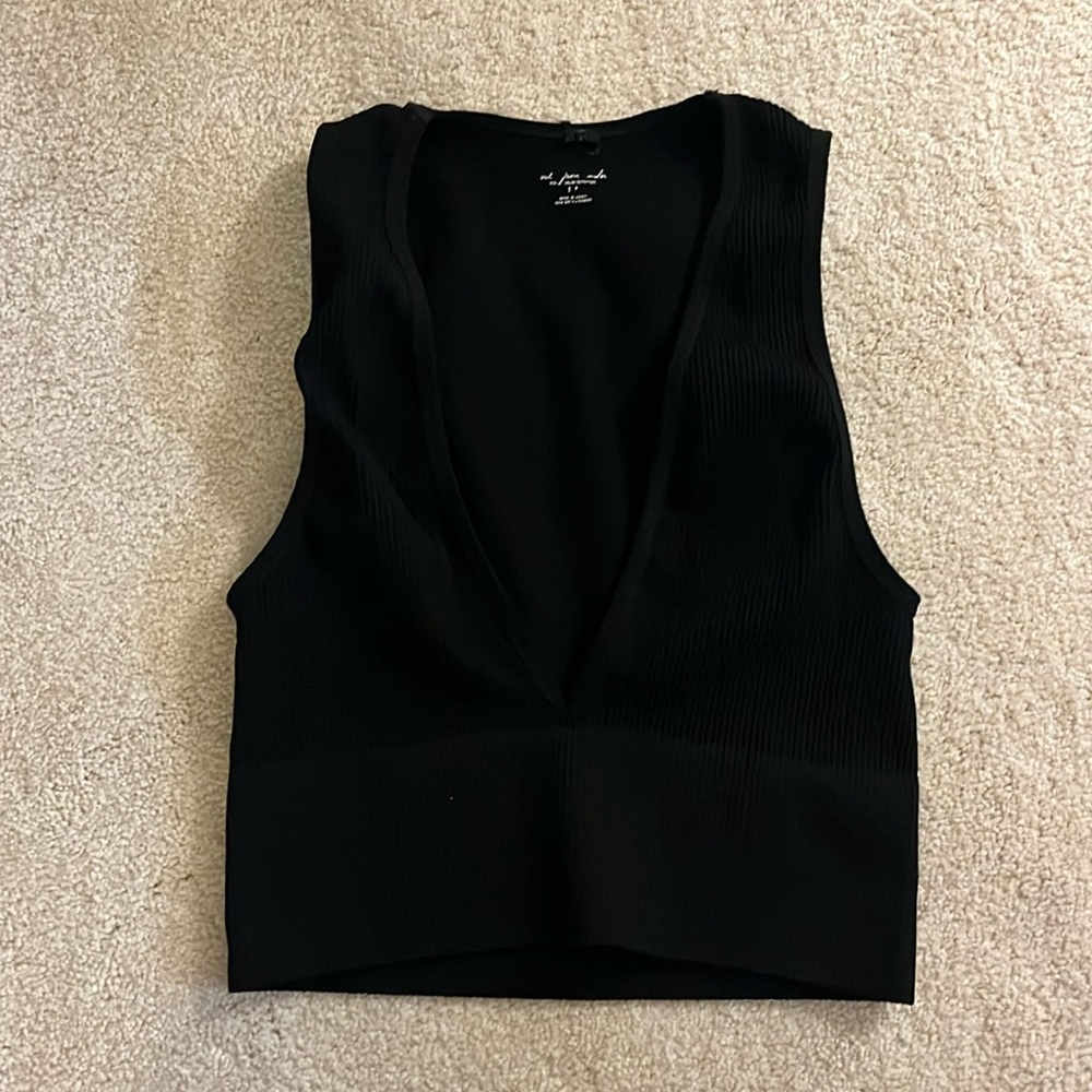 Black Deep V-Neck Crop Tank